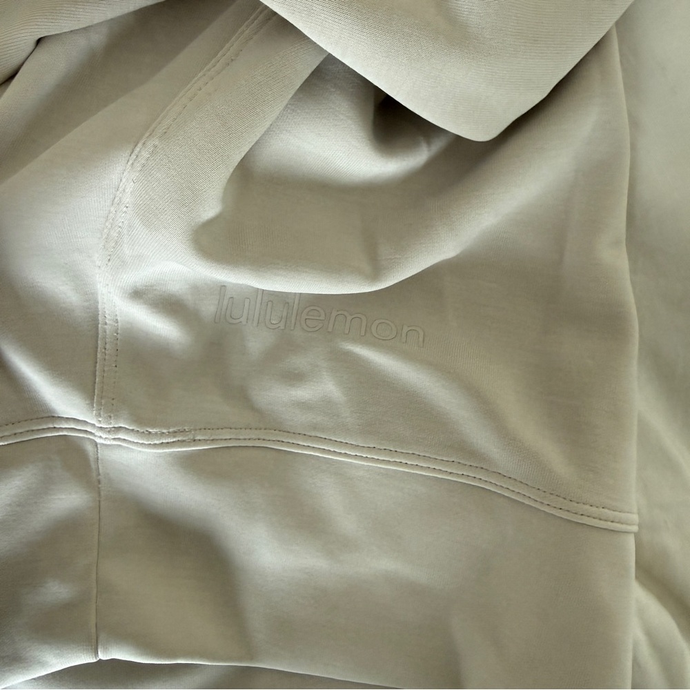 Lululemon - Cream Pullover - Picture 3 of 5